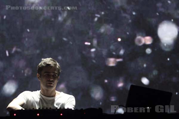 JON HOPKINS - 2014-10-30 - PARIS - Grande Halle de La Villette - 